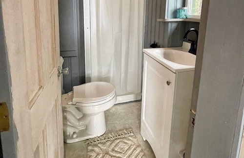 Sidney Cottage | Waterfront Cottage with Outdoor Tub and Barrel Sauna