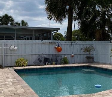 Spring Hill House | Waterfront-Direct Gulf Access-Dock-Kayaks-Pool
