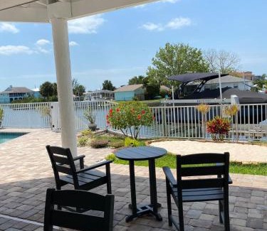 Spring Hill House | Waterfront-Direct Gulf Access-Dock-Kayaks-Pool