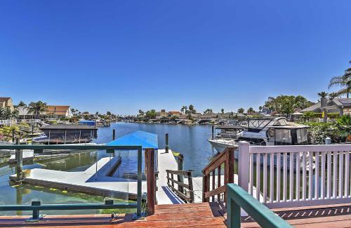 Discovery Bay House | Waterfront Discovery Bay Home Outdoor Bar and Dock
