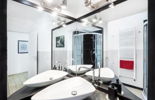Foce Apartment | Waterfront District Apartment