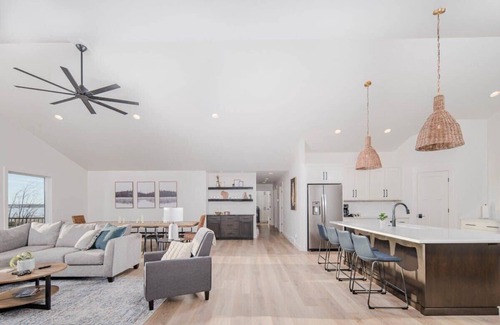 Larsen House | Waterfront, Dock, Sleeps 8, EV Charger