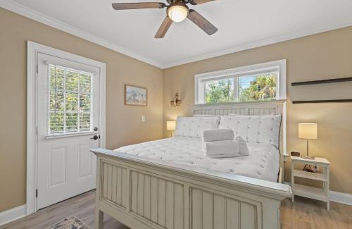 Bunkers Cove Apartment | Waterfront Dock Access Historic Downtown Beach
