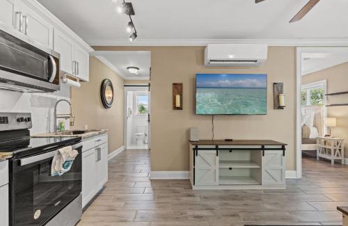 Bunkers Cove Apartment | Waterfront Dock Access Historic Downtown Beach
