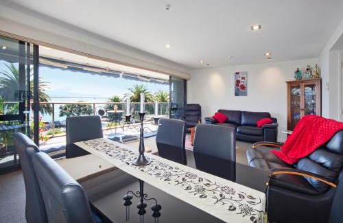 Stepneyville Apartment | Waterfront Escape