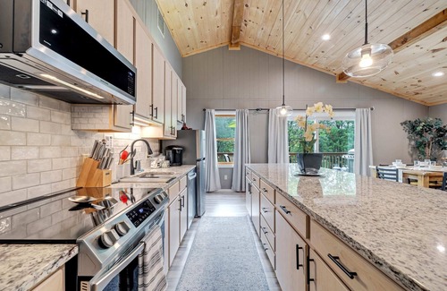 Albrightsville House | Waterfront family escape w/hot tub and game room