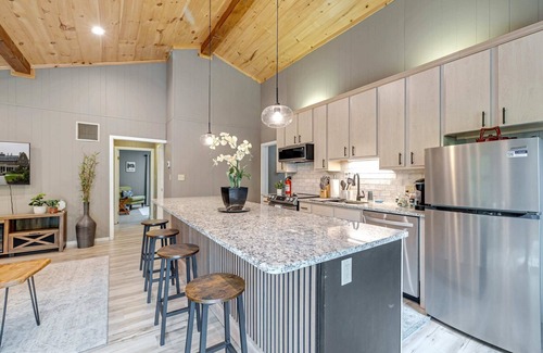 Albrightsville House | Waterfront family escape w/hot tub and game room