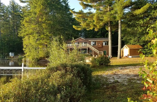 East Wakefield House | Waterfront, Family and Pet Friendly, Sleeps 15, Pool Table