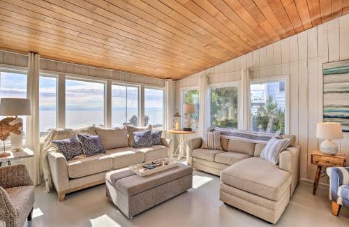 Ferndale House | Waterfront Ferndale Home Deck and Beach Access