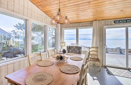 Ferndale House | Waterfront Ferndale Home Deck and Beach Access