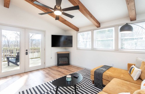 Elkton House | Waterfront Fire Pit Hot Tub Brand new decor Updated Spaces Gorgeous views of Shen River