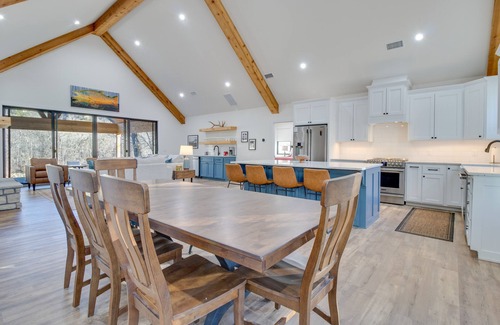 Flippin House | Waterfront Flippin Retreat w/White River Access!