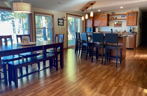 Sturgeon Bay House | Waterfront gem, sandy beach, modern kitchen, large great room, free firewood