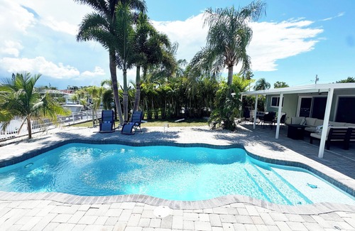 Flor-a-mar House | Waterfront Getaway w/Pool, Dock & Kayaks