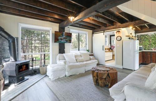 St. Georges Basin House | Waterfront Getaway, Pet Friendly & 1 Night Stays!