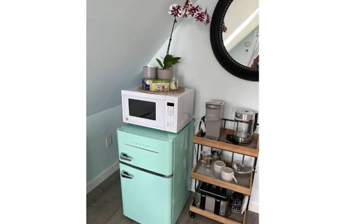 Stevensville Apartment | Waterfront Getaway - View of bay from your bed