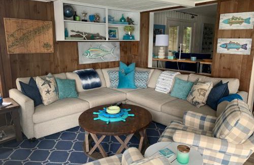 Sea Trail House | Waterfront Getaway