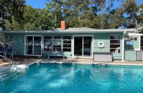 Sea Trail House | Waterfront Getaway