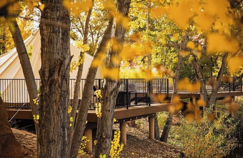 Kanab RV Rental | Waterfront Glamping Suite w Private Deck #2