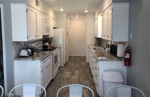 Blanchard House | Waterfront Group-friendly House on Livingston