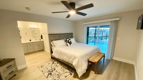 Biggar House | Waterfront Gulf Gateway: Pool/Dock/Grill/Gameroom