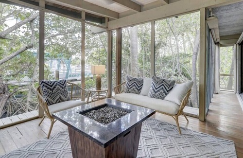 Sailboat Bend House | Waterfront ~ Heated Pool ~ Private cul-de-sac