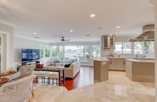 Bel Air House | Waterfront ~ Heated Pool ~ BBQ ~ Bikes