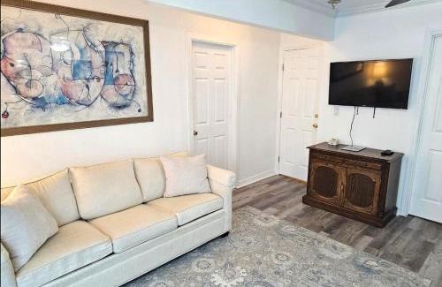 Intracoastal Homes House | Waterfront hideaway on the canal