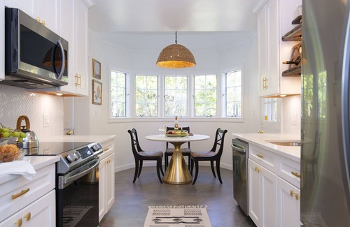 Waterford Villa | Waterfront Holiday Vacation Villa New England - 2 min from Ocean W/fireplace