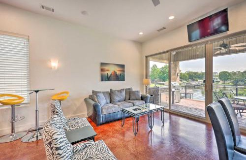 Lake Hamilton House | Waterfront Home about 4 Mi to Oaklawn Racing Casino!
