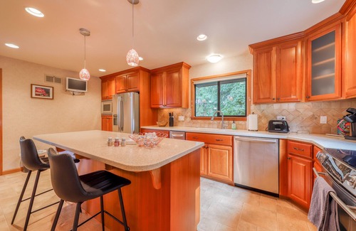 Gig Harbor House | Waterfront home & on-site guest house w/full kitchens, a large deck, & firepits