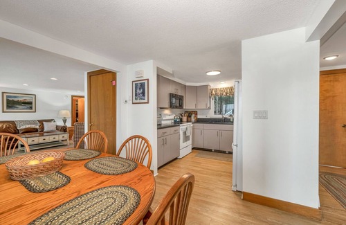 Meredith House | Waterfront home sleeping 10 located on Cummings Cove on Lake Winnipesaukee