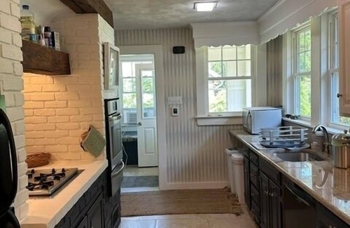 Gloucester House | Waterfront Home! Stunning sunsets, swimming, paddling!