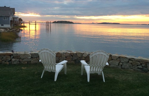 Hull House | Waterfront Home, Sunset Point. Swim, fish or relax by the water.
