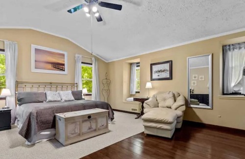 Kilmarnock House | Waterfront Home w/ Screened Porch, Dock, Fire Pit🔥