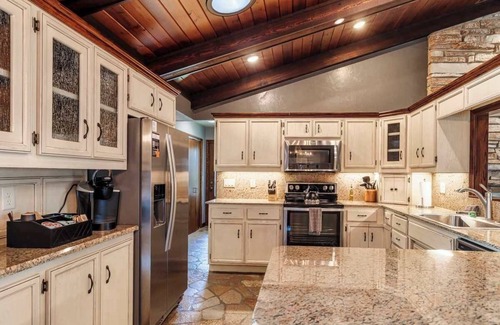 Suamico House | Waterfront Home with Dock Sleeps 8