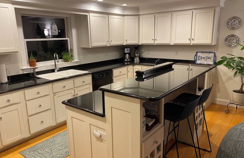 South Eliot House | Waterfront Home with dock just 10 min from downtown Portsmouth, NH. Sleeps 10.