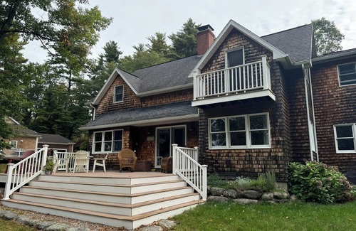 South Eliot House | Waterfront Home with dock just 10 min from downtown Portsmouth, NH. Sleeps 10.
