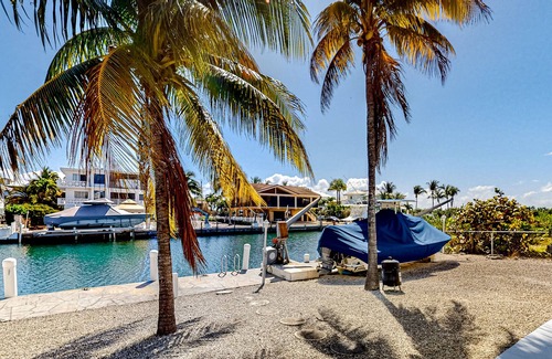 Venetian Shores House | Waterfront home with dock, views, AC, & washer/dryer - dog-friendly