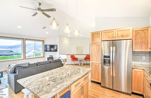 Belfair House | WATERFRONT! Hood Canal Home, Private Beach w/Kayaks, Paddleboards. Kid Friendly