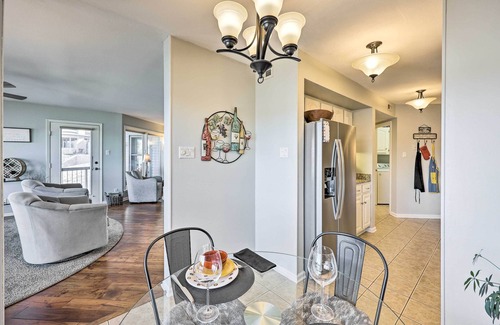 Lake Hamilton Apartment | Waterfront Hot Springs Condo: Pool, Hot Tub Access