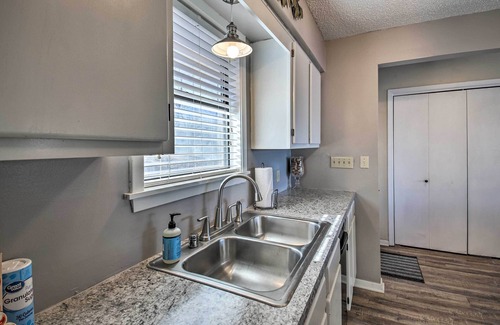Rockwell Apartment | Waterfront Hot Springs Condo w/Boat Slip & Pool!