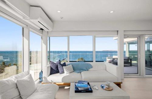 Wellfleet House | Waterfront Hot Tub Sauna Private Beach