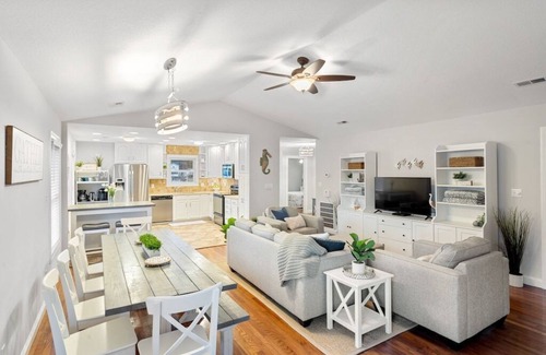 Colington Harbour House | Waterfront! Hot Tub, Game Room, Theater Room, Fire Pit, Kayaks, SUPs,YMCA,DogsOK