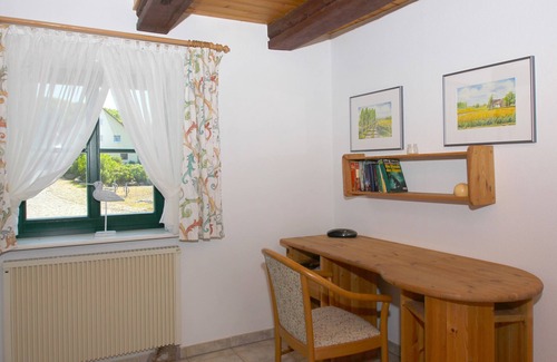 Wiek House | Waterfront house with terrace and garden - Ferienhaus Storchennest Haus L