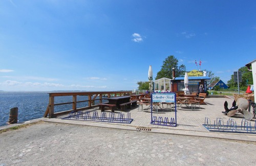 Wiek House | Waterfront house with terrace and garden - Ferienhaus Storchennest Haus R