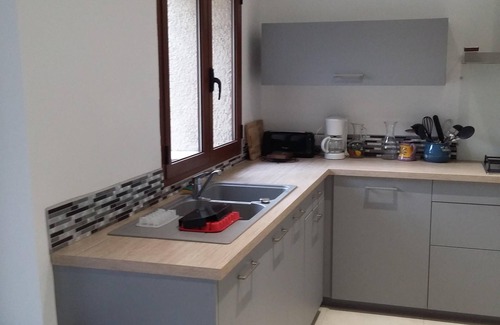 Vico House | WATERFRONT HOUSE ideal for families with children. direct access to the beach.