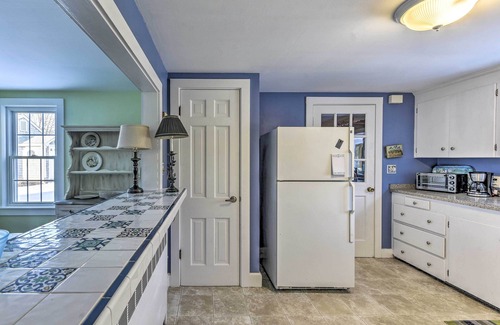 Hyannis Port Cottage | Waterfront Hyannis Gem: Walk to Hyannis Port Beach