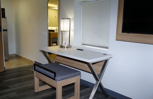 Essington Hotel | Waterfront Inn PHL Airport