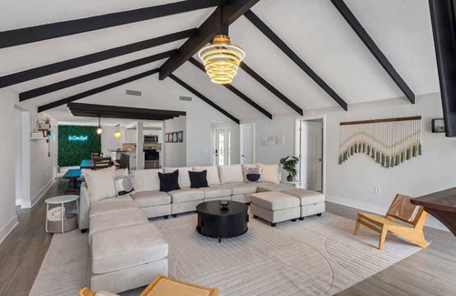 Tampa House | Waterfront, kayaks, new pool, amenities galore!